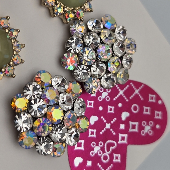 Vintage Set of 4 Aurora Borealis & Green Rhinestone Stud Earrings - Picture 9 of 11